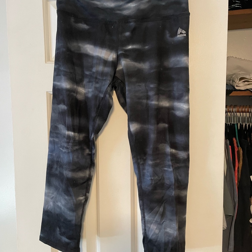 RBX Ombre Black and White Cropped Leggings